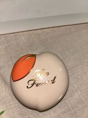 Too Faced Peach “Peach my cheeks” in Ginger Peach cream with peach Accent  NWOB
